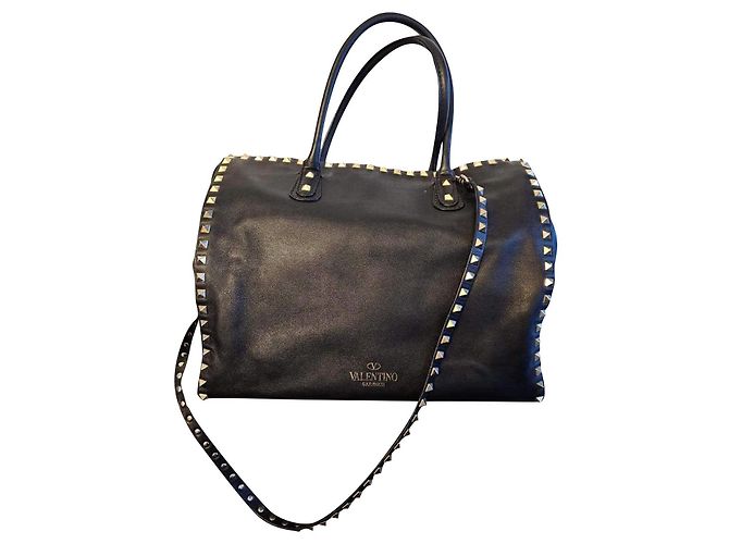 Valentino Handtasche aus schwarzem Leder