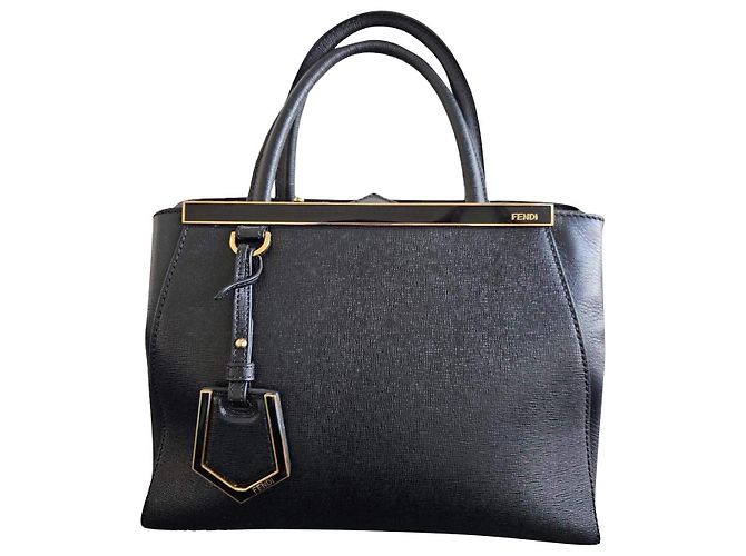 Bolsa Fendi preta Preto