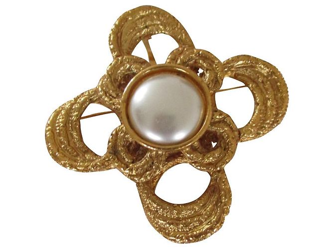Yves Saint Laurent Broche/Colgante, Plato de oro. Gold hardware