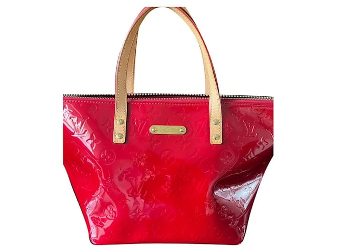 Borsa Louis Vuitton Bellevue modello piccolo in pelle verniciata monogram  rossa e pelle naturale