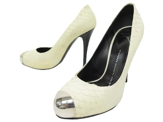 GIUSEPPE ZANOTTI SCARPE DECOLLETE' 37.5IT 38.5SCARPE IN PITONE BEIGE FR Pelli esotiche  ref.855041