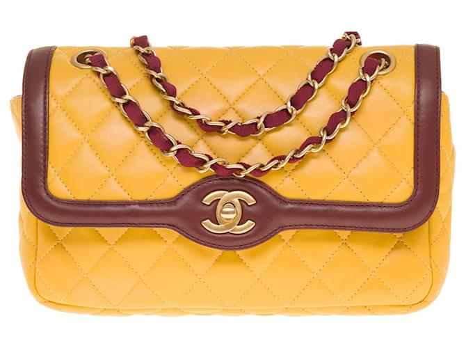 Diana Sac Chanel Timeless/Classic in Yellow Leather - 100171  ref.855296