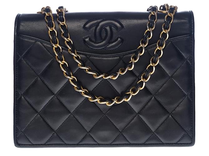 Chanel Red Patent Leather Timeless Classic Maxi Chevron Flap Bag with  Silver Hardware. ref.1007973 - Joli Closet