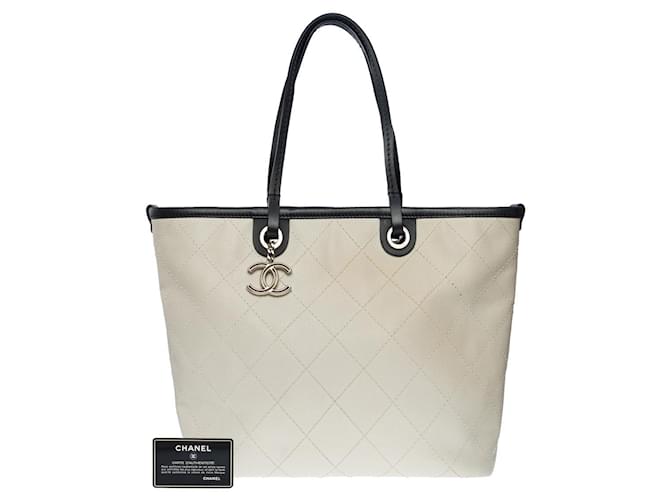 CHANEL Bag in White Leather - 100937  ref.855467