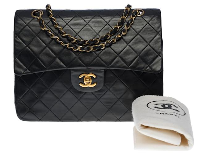 Chanel Timeless shoulder bag/CLASSIQUE MEDIUM lined FLAP IN BLACK QUILTED LAMB LEATHER- 100637  ref.855536