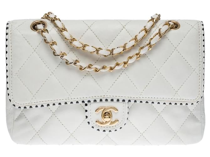 CHANEL TIMELESS SINGLE FLAP CROSSBODY BAG IN WHITE & NAVY QUILTED