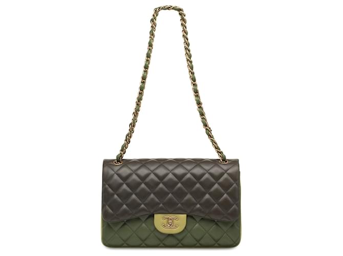 Chanel Jumbo Lambskin Tricolor Timeless Classic bolso con solapa forrado Verde Verde oliva Verde claro Verde oscuro Cuero  ref.859381