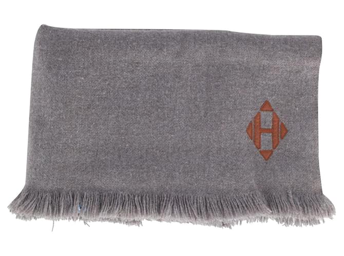 Hermès Fringed Stole in Grey Yak Wool  ref.860410