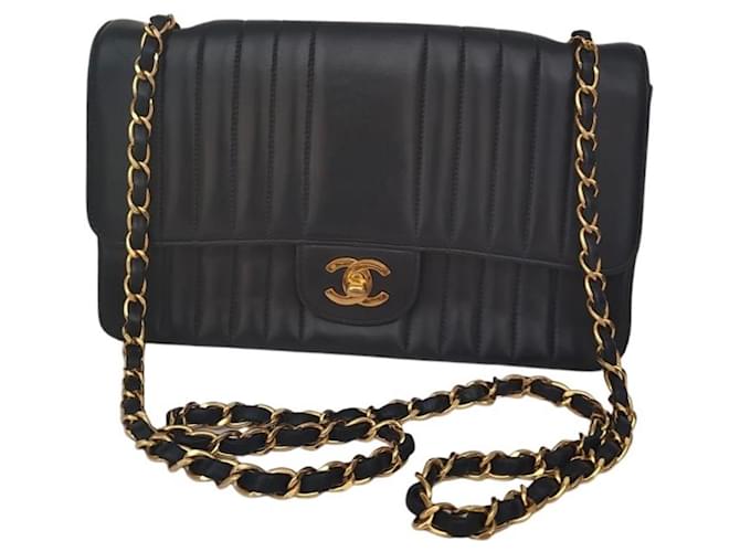 Chanel Medium Black Vertical Stepped Lammleder Vintage Timeless Classic  Single Flap Bag mit 24K Gold Hardware Schwarz ref.758750 - Joli Closet