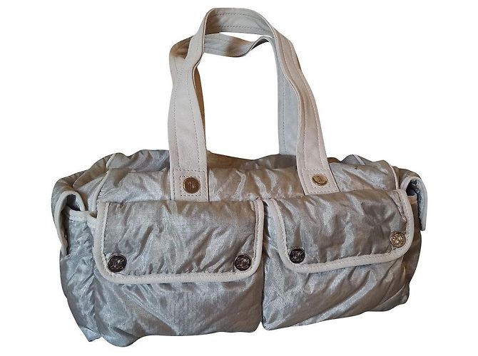 Triomphe Céline Triumph Button Handtasche Silber Weiß Leder Silber Hardware