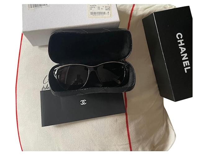 Autre Marque Chanel sunglasses Black  ref.861293