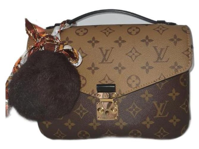 Louis Vuitton Pochette Metis Monogram Reverse Caramel Caramelo