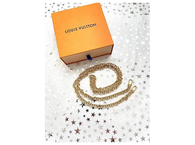 Louis Vuitton Purses, wallets, cases Golden Metal  ref.861958