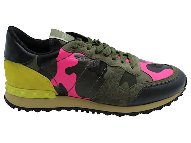 Valentino Garavani Camouflage Rockstud Sneakers aus mehrfarbigem Wildleder Mehrfarben Schweden  ref.864764