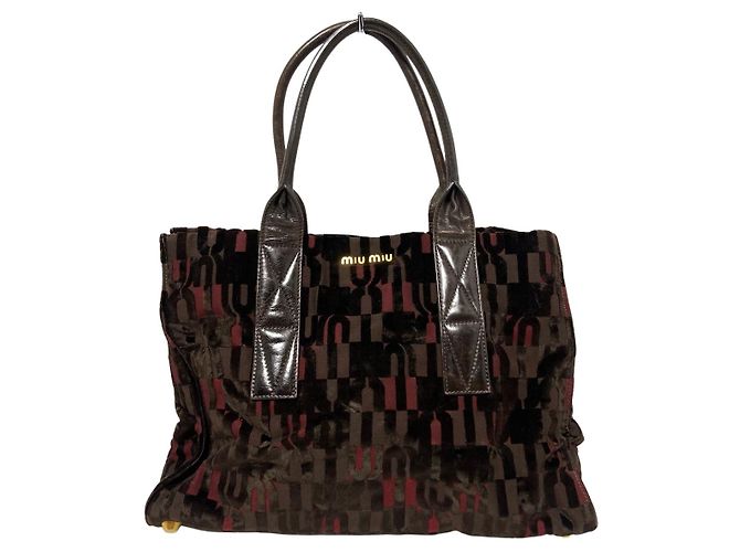 Tote miu miu