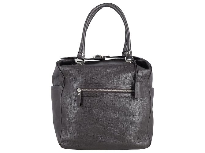 Bolsa Joseph com alça frontal em couro preto
