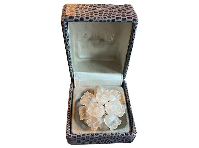 Anel Lalique de Ouro e Vidro com Rosas Branco