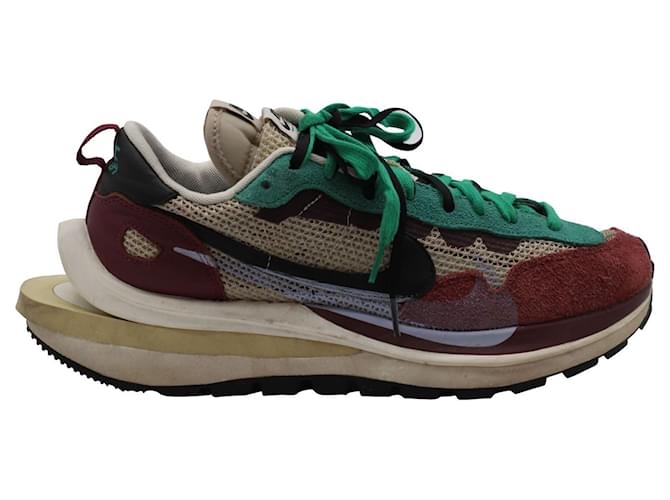 Autre Marque Sacai x Nike Vaporwaffle Sneakers in Villain Red Suede Python print  ref.870529