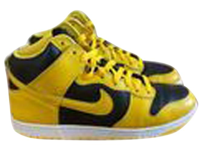 Autre Marque Baskets Nike Dunk High SP en cuir 'Varsity Maize' jaune noir  ref.870569