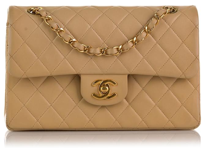 Chanel Brown Small Classic Lambskin Leather lined Flap Bag Beige ref.530393  - Joli Closet