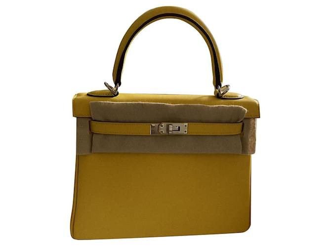 Hermès Kelly 25 Yellow Leather  ref.871845