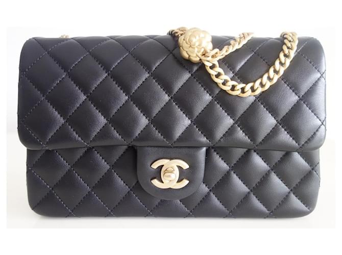 Timeless CLASSIC CHANEL BAG 2023 Black Leather  ref.872657