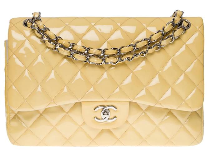 Chanel bolso de hombro jumbo atemporal en charol amarillo -101151  ref.872854