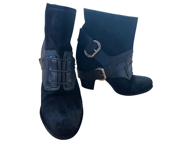 Botines Christian Dior T de piel negra 36 Negro