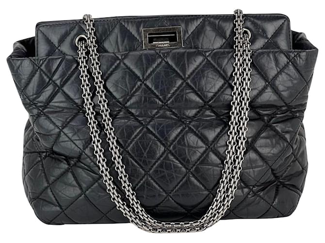 Neuauflage einer Chanel-Einkaufstasche aus gealtertem Kalbsleder Schwarz Kalbähnliches Kalb  ref.874577