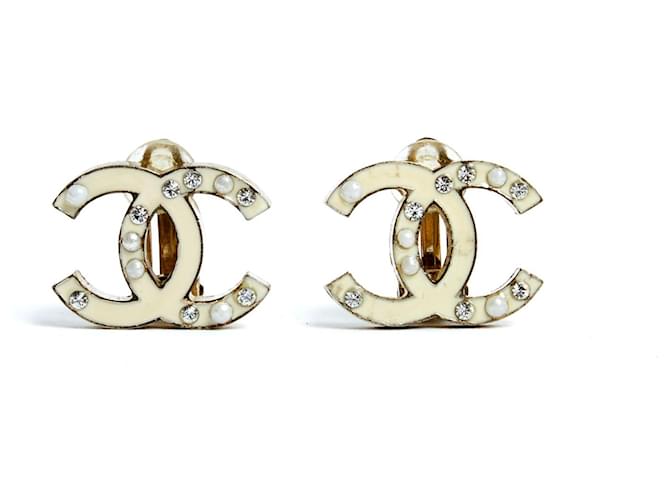 Chanel CLIPS PERLAS DE ESMALTE CC Dorado Metal  ref.876310