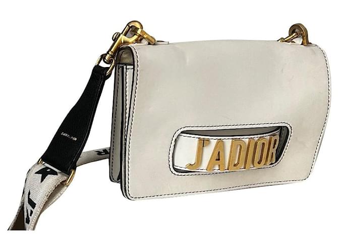 Christian Dior Dior J’Adior Mittlere weiße Flap-Tasche aus Kalbsleder Golden  ref.876414