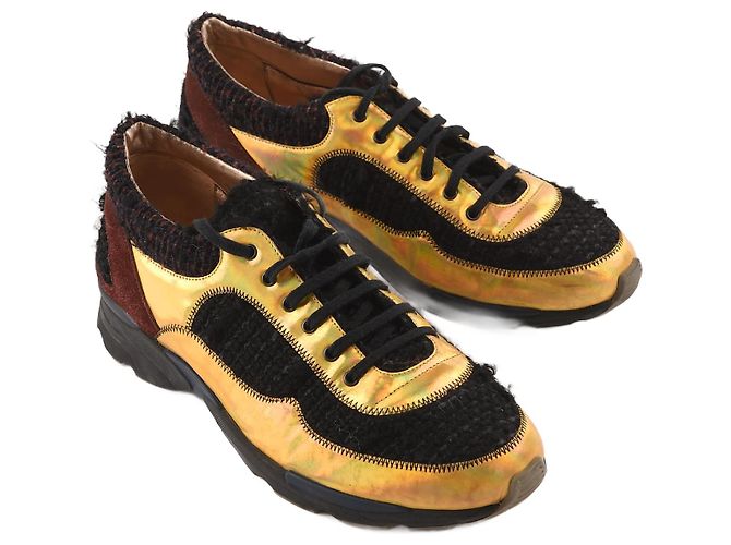Tênis CHANEL EU 40 Couro Dourado
