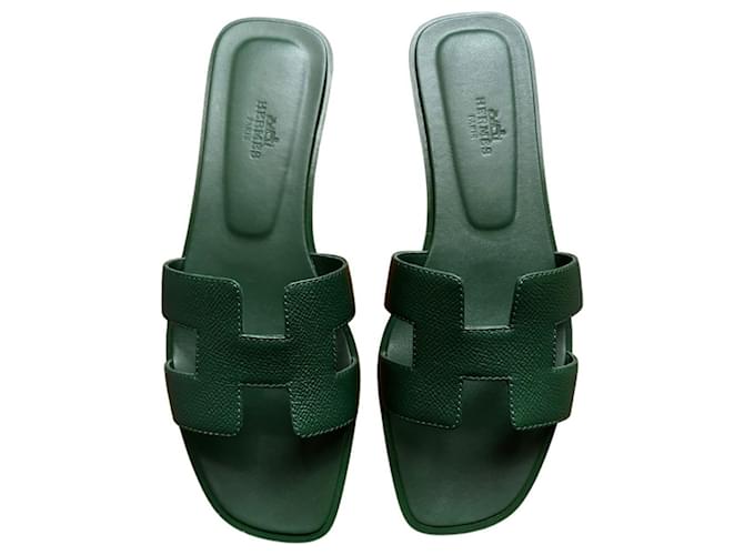 Oran Hermès Sandals Green Dark green Leather  ref.878526