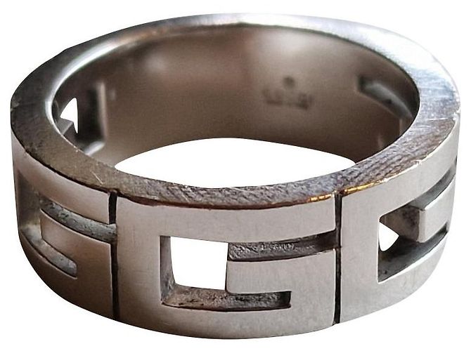 Gucci G in solid white gold 750/000