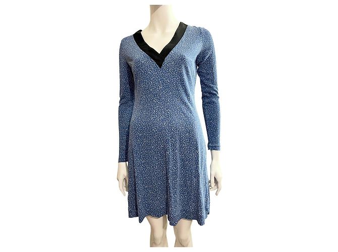 Diane Von Furstenberg Vestido de punto de seda azul cielo con estampado de DvF