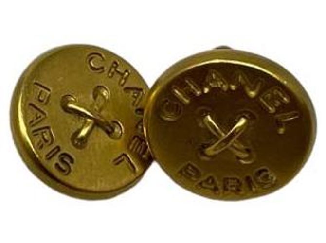 Orecchini Chanel A Clips in metallo dorato D'oro