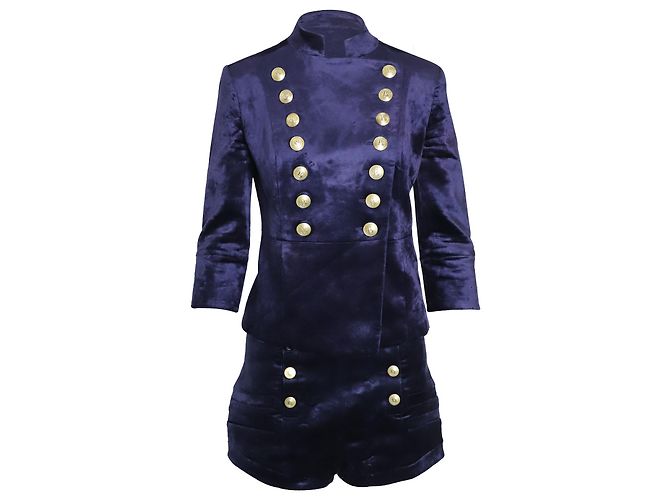 Giacca militare Pierre Balmain e pantaloncini in velluto blu