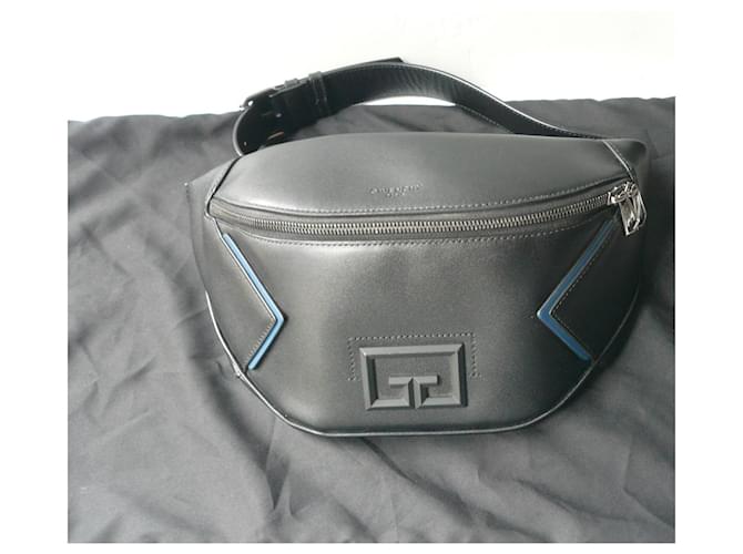 GIVENCHY Men's black leather belt bag BE RARE  ref.879905