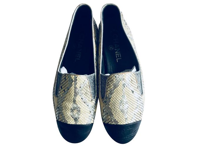 Mocassini Chanel CC in pelle di serpente e pelle Multicolore