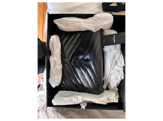 Yves Saint Laurent Loulou Black Patent leather  ref.884084