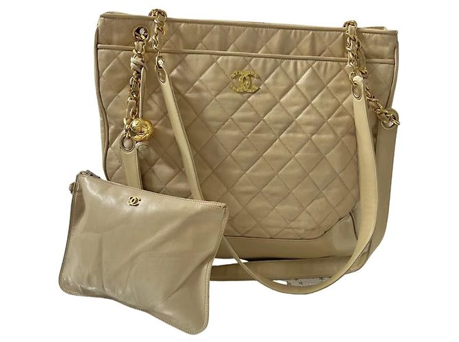 Bolso Chanel de piel beige