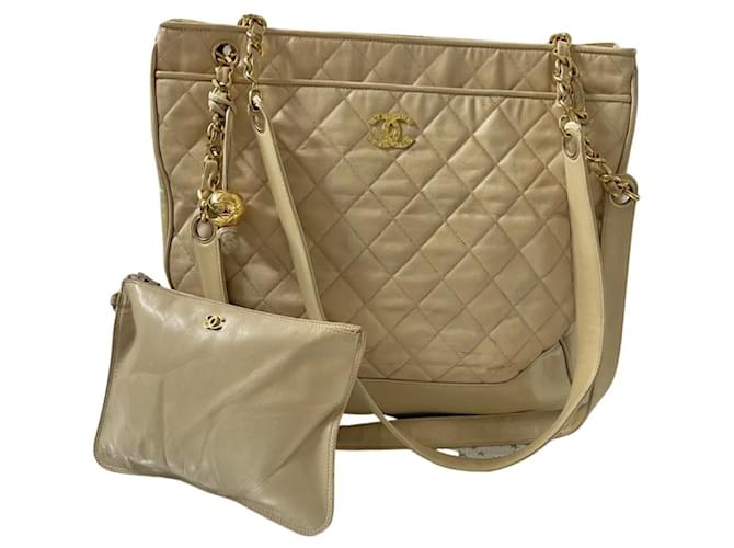 Chanel Handtaschen Beige Leder  ref.884959