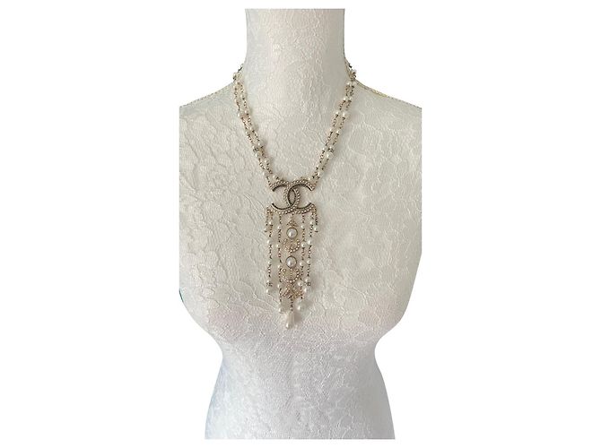 Chanel Collares largos Blanco