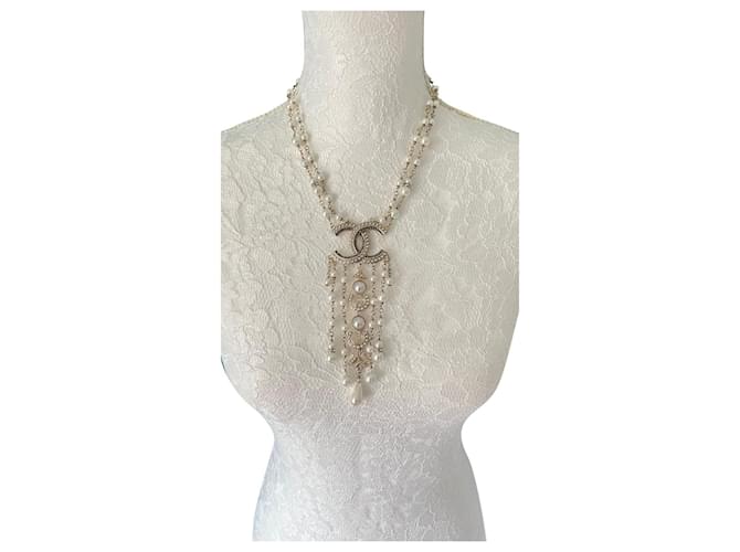 Chanel Long necklaces White Pearl  ref.885017