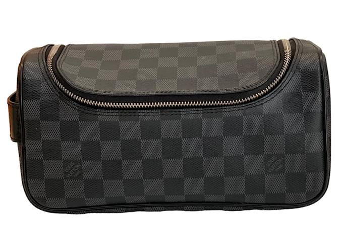 Louis Vuitton Taschen Aktentaschen Grau Anthrazitgrau Leder  ref.885043