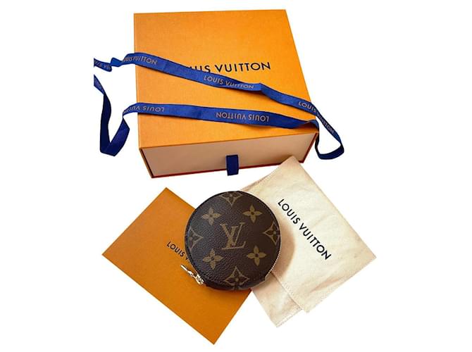 Louis Vuitton Round Coin Purse Brown Cloth  ref.885225