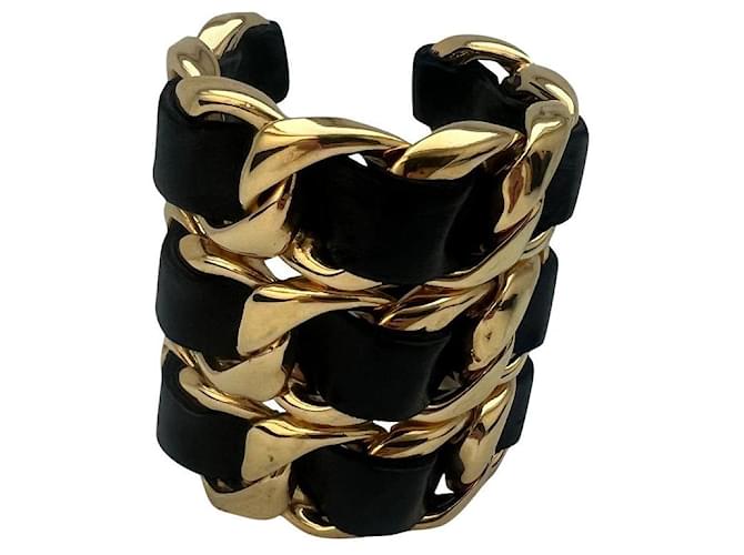Chanel Coleccionista Negro Gold hardware Metal Piel de cordero  ref.885480