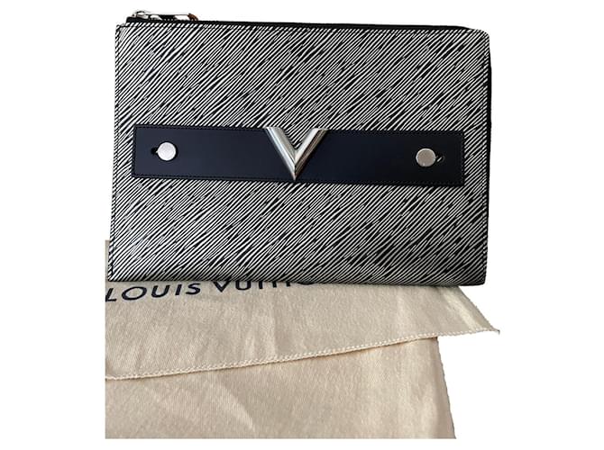 Louis Vuitton LV Essential V pouch Silvery Leather  ref.885583