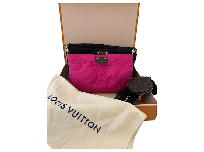 Louis Vuitton Maxi Multi Pochette Black Fuschia Nylon ref.885604 - Joli  Closet