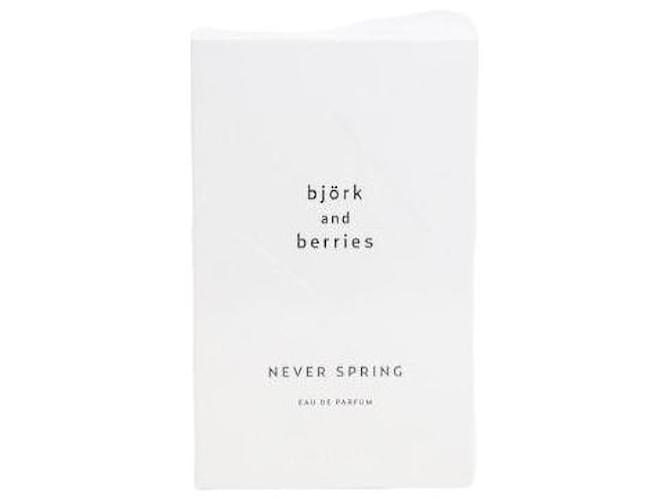 Autre Marque Eau de Parfum Björk and Berries Blanc  ref.886423